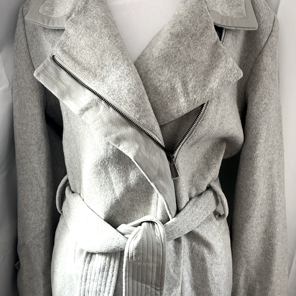 Badgley Mischka Coat Light Gray Large